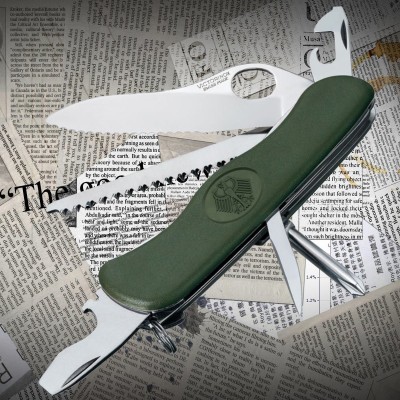 Швейцарский многофункциональный нож Victorinox 0.8461.MW4DE Military Green